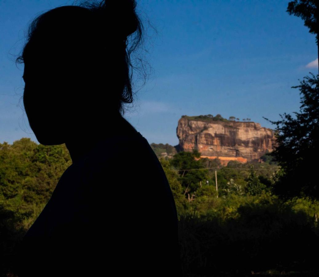 Ehalagala Lake Resort Sigiriya Exteriör bild