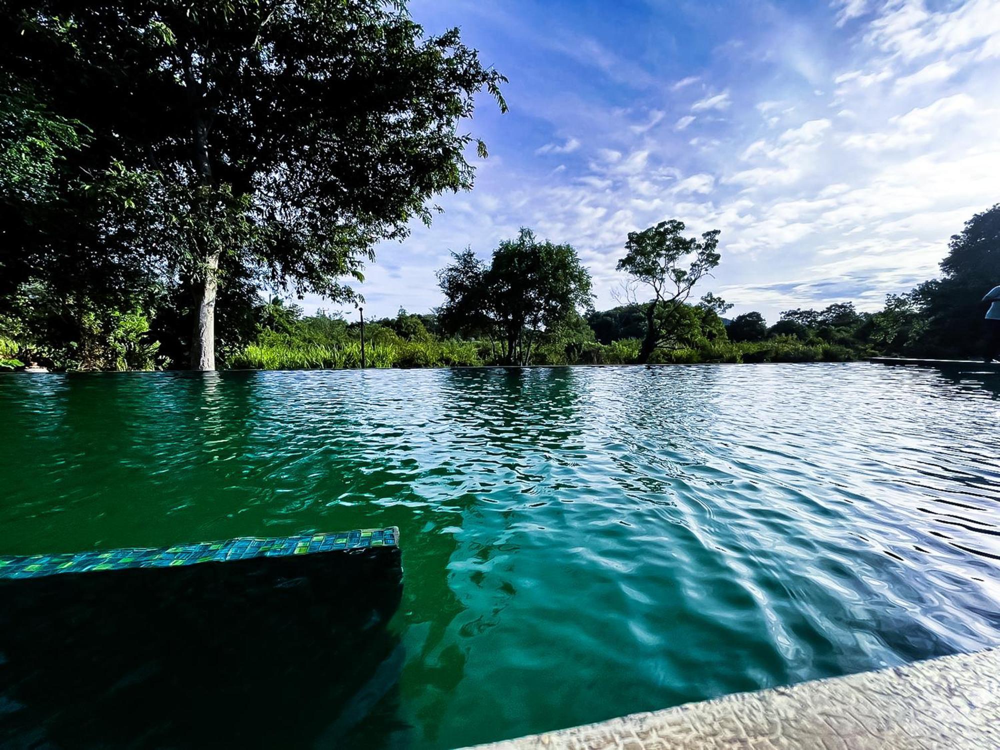 Ehalagala Lake Resort Sigiriya Exteriör bild